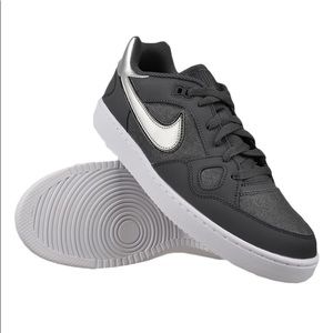 Men’s Nike Son of Force size 9